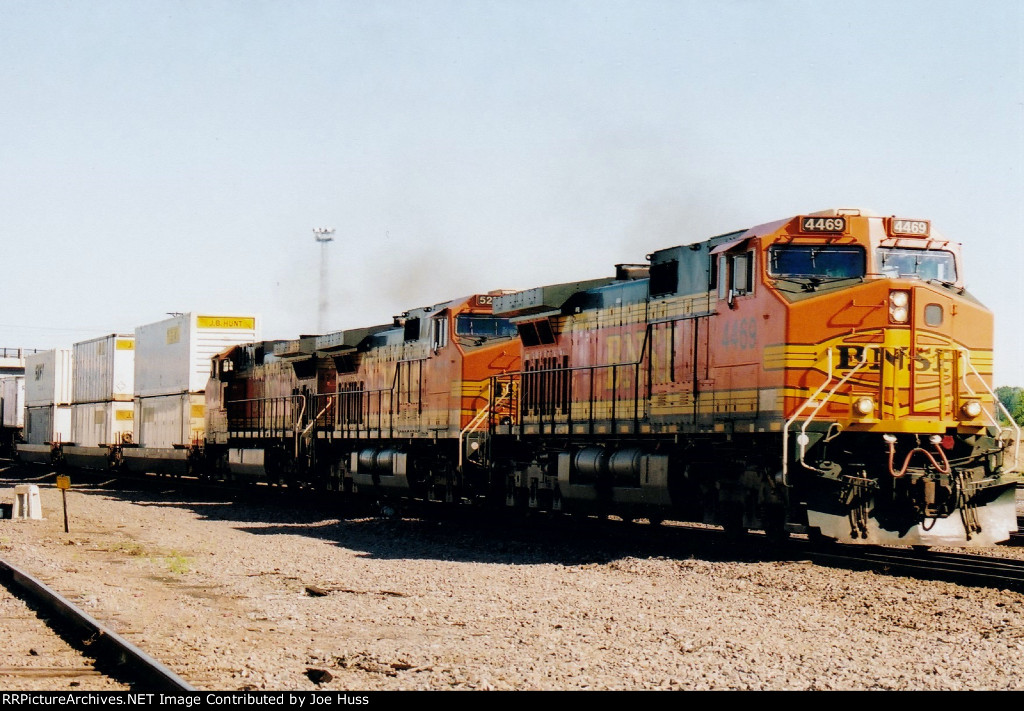 BNSF 4469 East